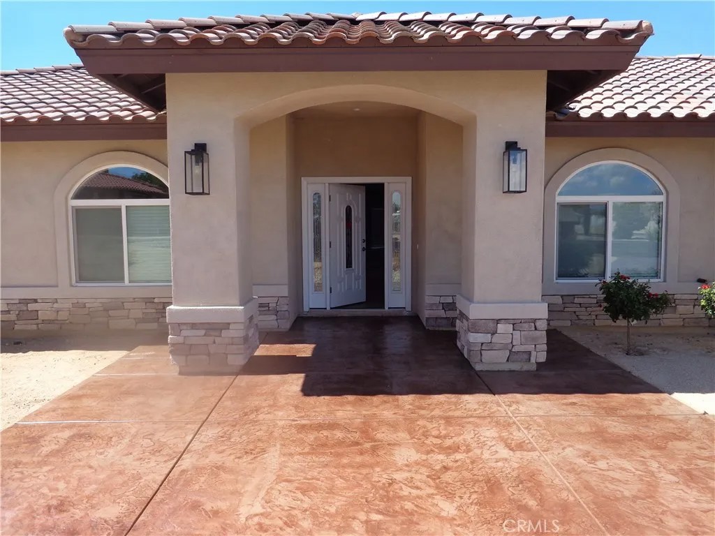 18255 Winnetka
