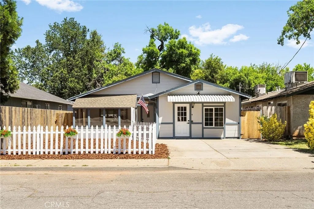 1761 Elm Street