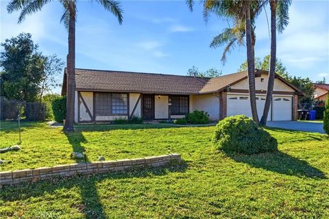 Photo of 5574 Sycamore Ave, Rialto, CA 92377 (MLS # RS26020072)