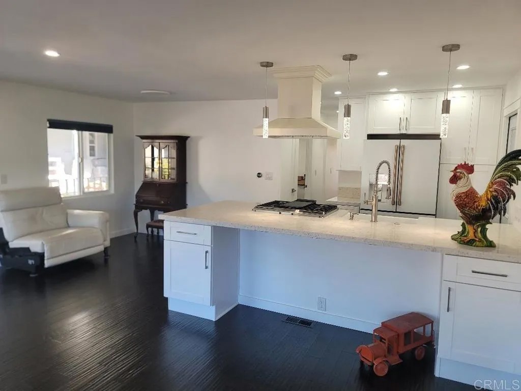 245 W Bobier Drive 90