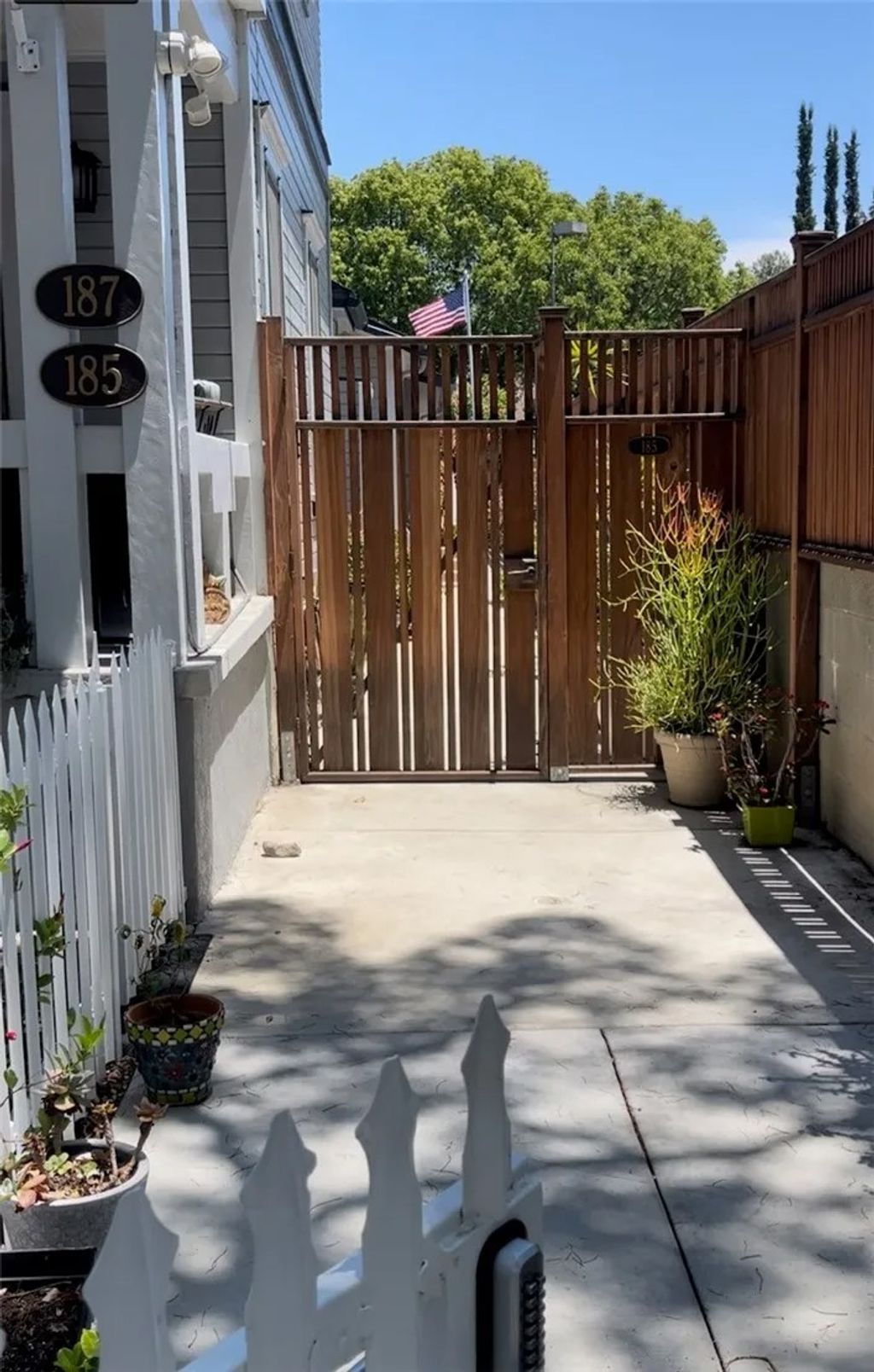 Photo of 185 N Grand St, Orange, CA 92866 (MLS # PW26078097)