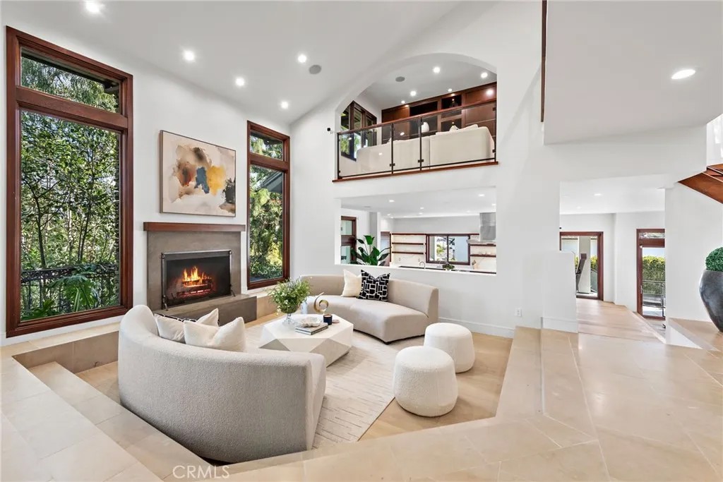 2907 Cliff Drive