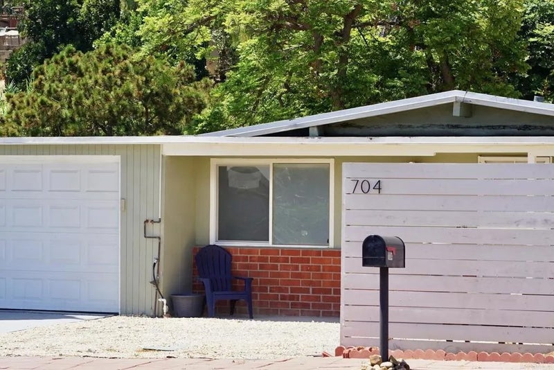 704 Galopago St.