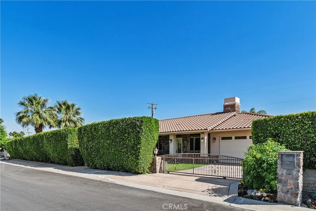 1221 Linda Vista