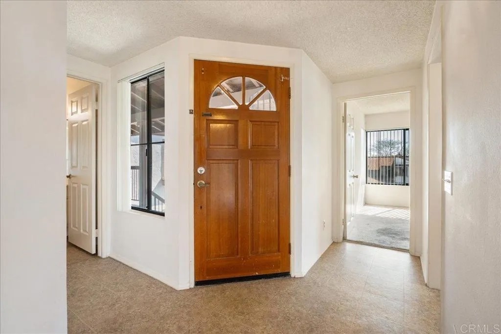 6956 Sandpiper Place