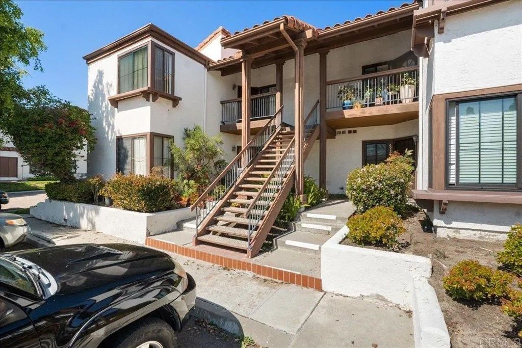 Photo of 6956 Sandpiper Place, Carlsbad, CA 92009 (MLS # NDP2601351)