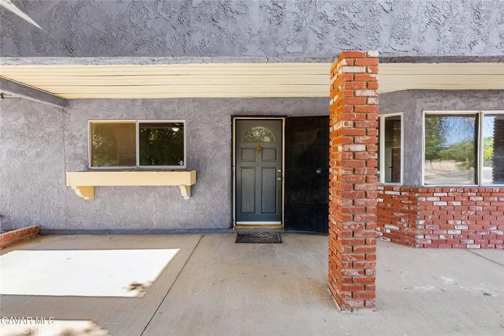 10157 E Avenue R8
