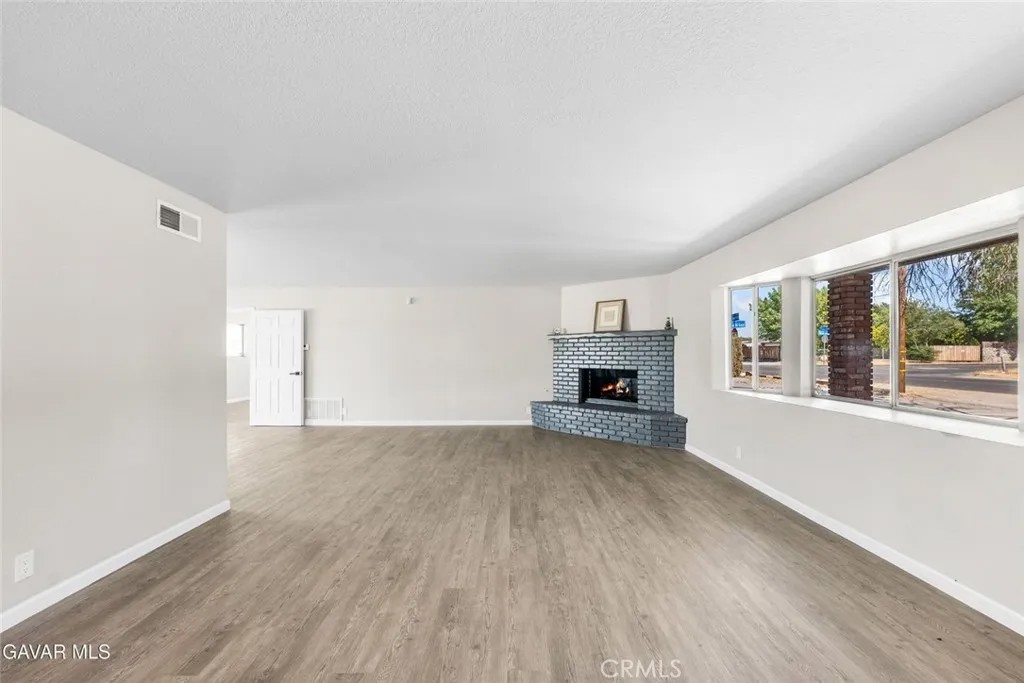 10157 E Avenue R8
