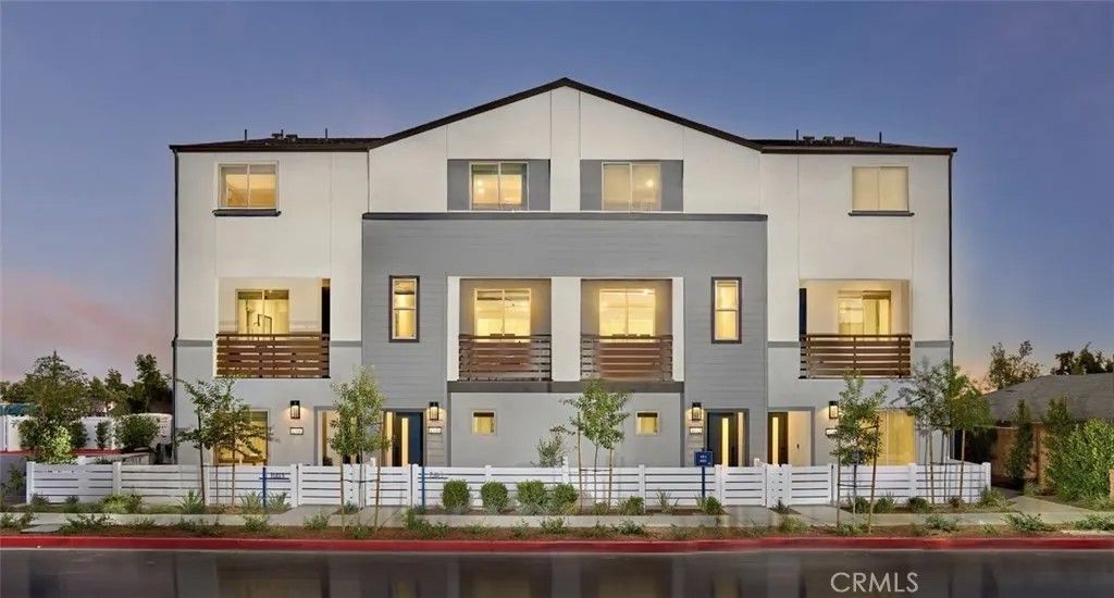 Photo of 1320 W Oakcrest Paseo, Ontario, CA 91762 (MLS # OC26028071)