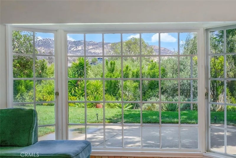11525 Manzanita