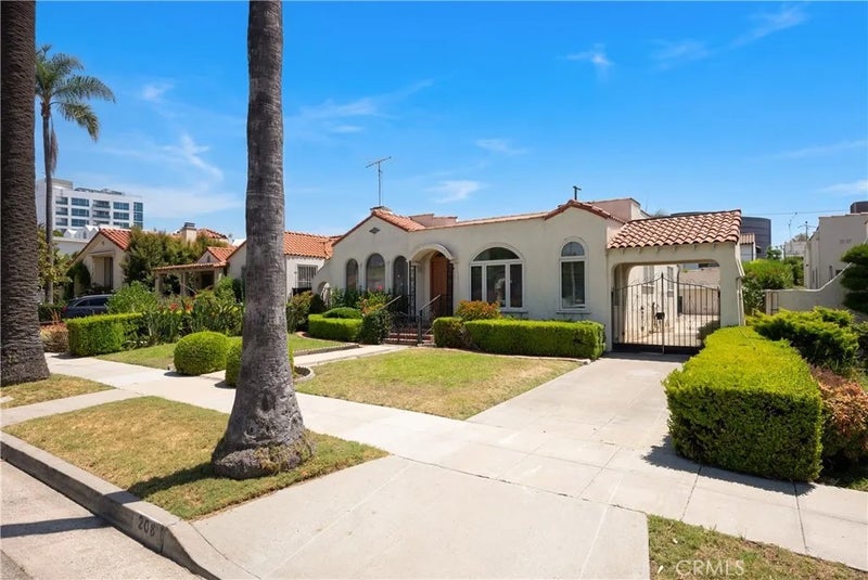 208 S Carson