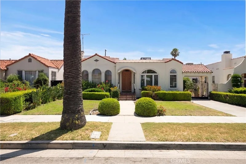 208 S Carson