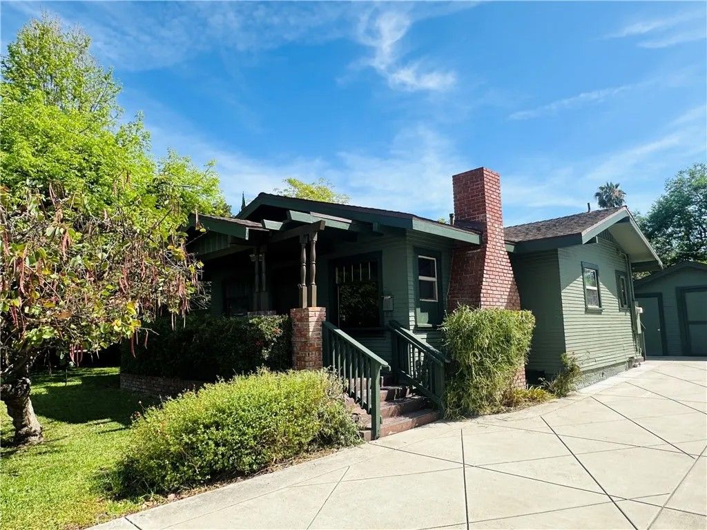 Photo of 134 Melrose Ave, Monrovia, CA 91016 (MLS # OC26072720)