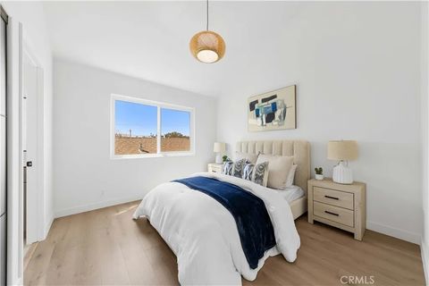 Tiny photo for 204 Lincoln Ave, Huntington Beach, CA 92648 (MLS # OC25235862)