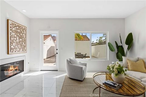 Tiny photo for 204 Lincoln Ave, Huntington Beach, CA 92648 (MLS # OC25235862)