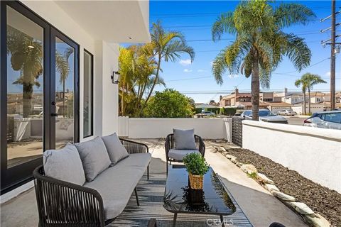 Tiny photo for 204 Lincoln Ave, Huntington Beach, CA 92648 (MLS # OC25235862)