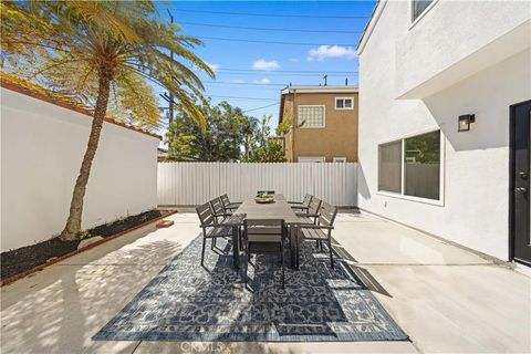 Tiny photo for 204 Lincoln Ave, Huntington Beach, CA 92648 (MLS # OC25235862)