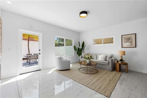Tiny photo for 204 Lincoln Ave, Huntington Beach, CA 92648 (MLS # OC25235862)