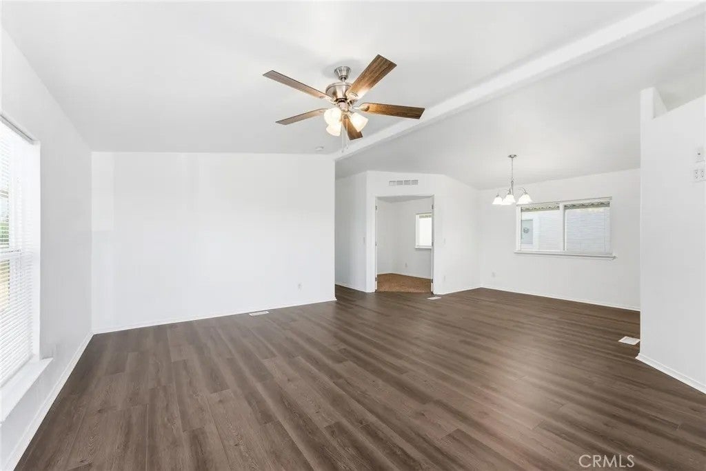 880 N Lake 49