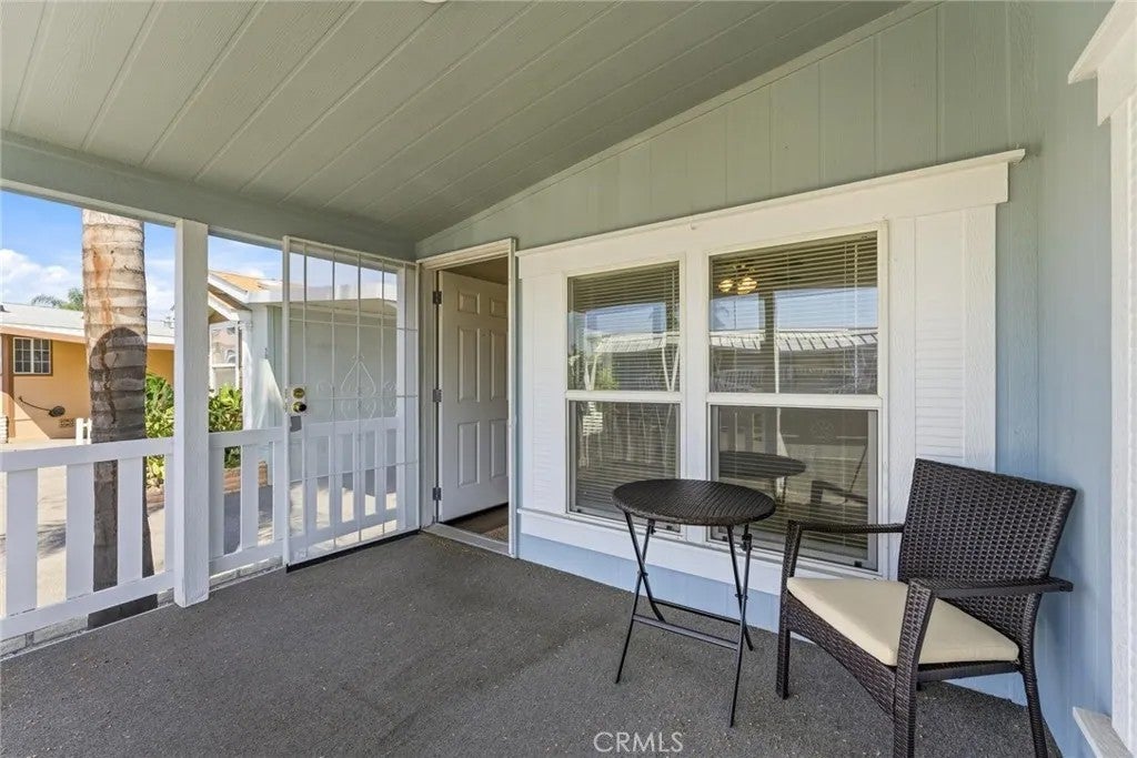 880 N Lake 49