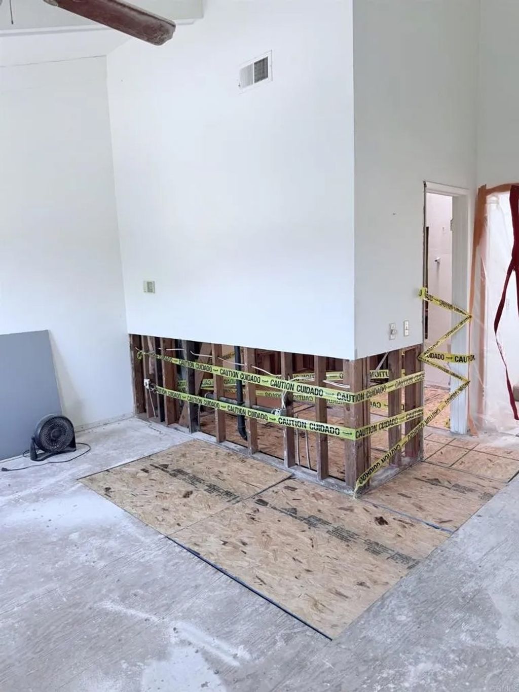 Photo of 318 Windyridge Glen, Escondido, CA 92026 (MLS # NDP2605303)