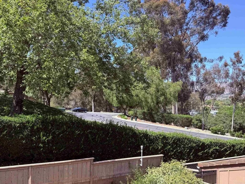 Photo of 318 Windyridge Glen, Escondido, CA 92026 (MLS # NDP2605303)