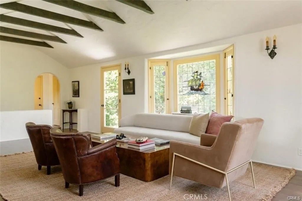 Photo of 15113 Encanto Drive, Sherman Oaks, CA 91403 (MLS # SR26001056)