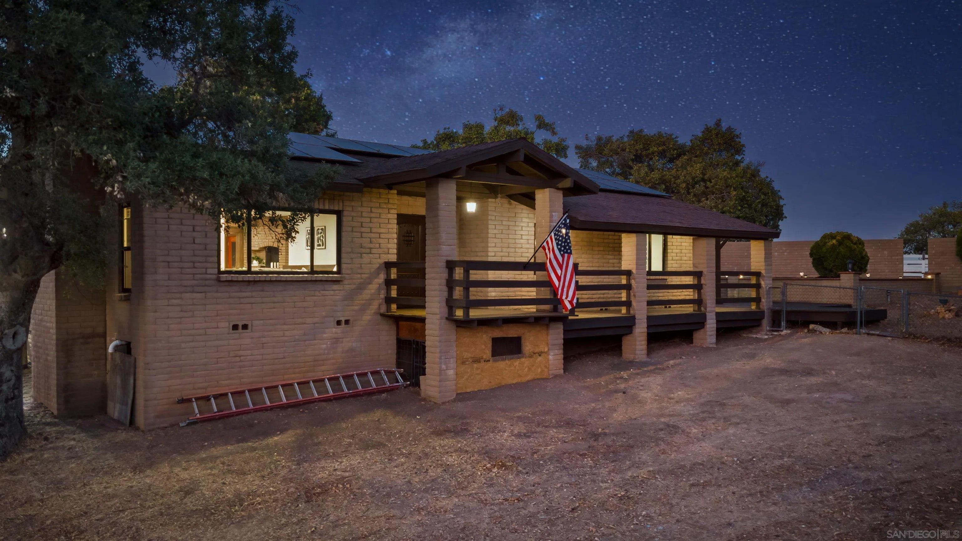 1392 Manzanita Dr