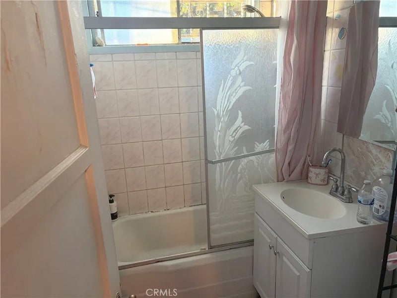 1310 W Tichenor