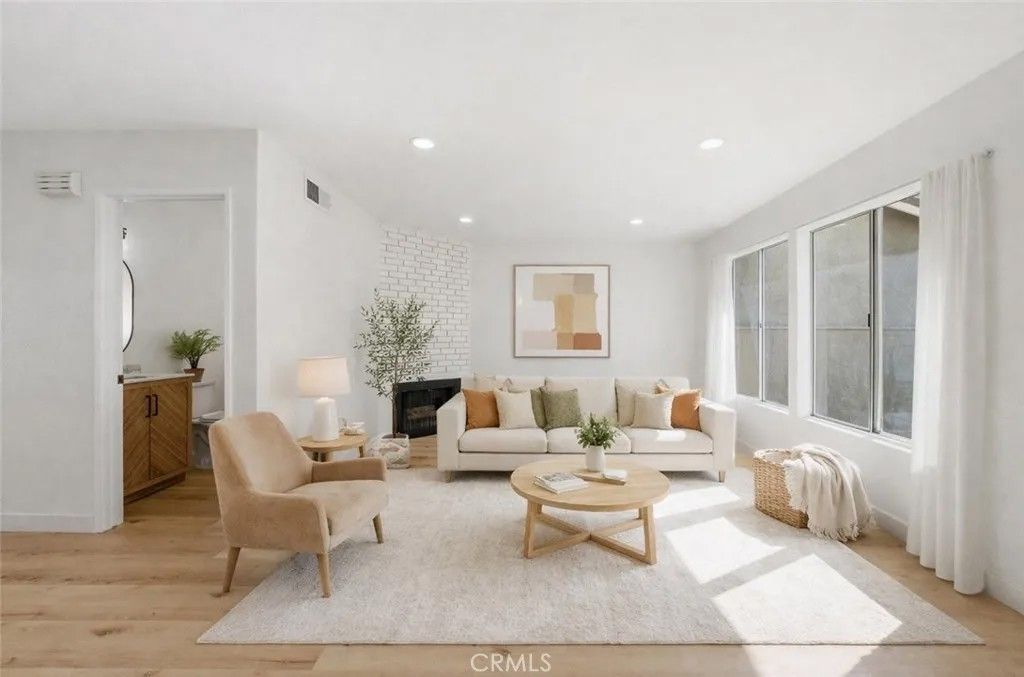 Photo of 314 S Belmont Ln, Placentia, CA 92870 (MLS # TR26082201)