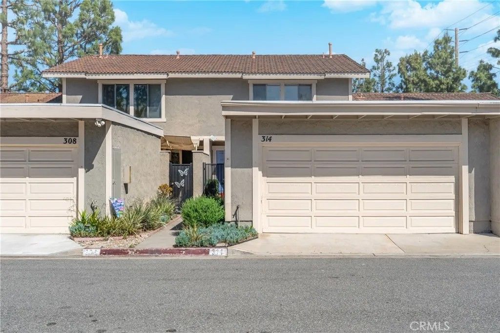 Photo of 314 S Belmont Ln, Placentia, CA 92870 (MLS # TR26082201)