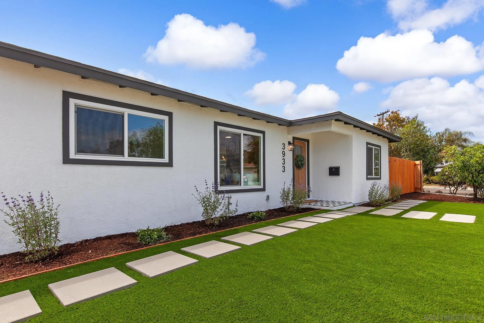 3933 Willamette