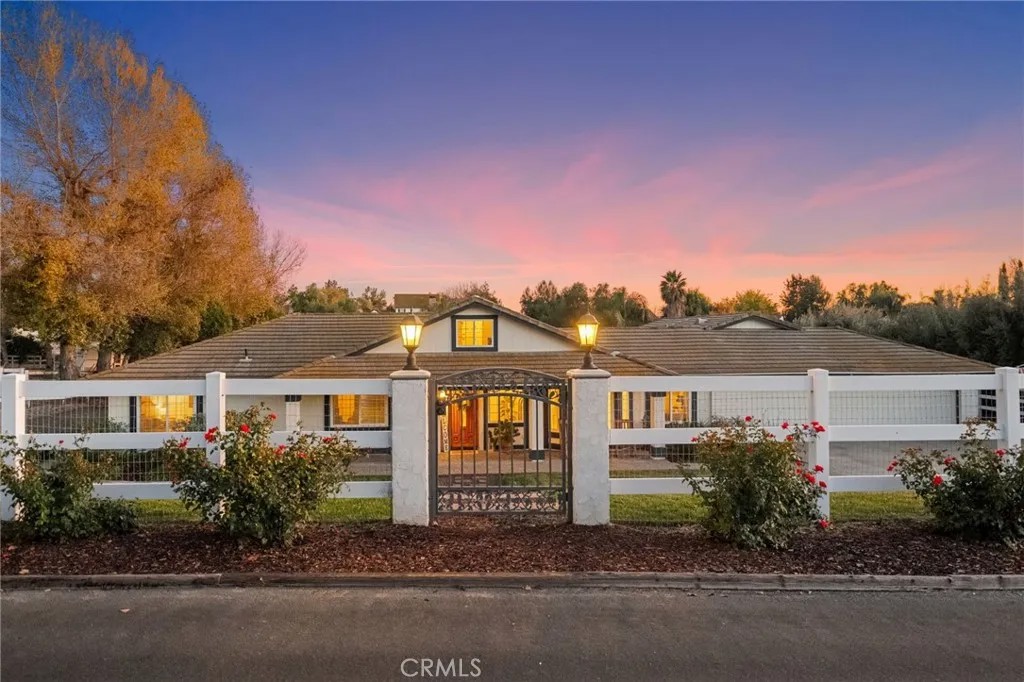 40320 Paseo Del Cielo