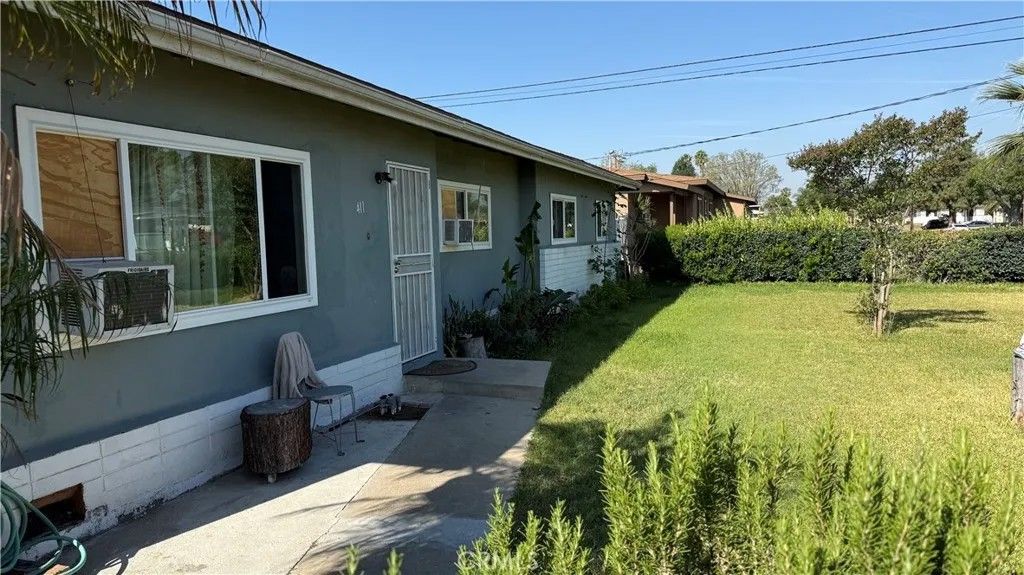 Photo of 411 E Jackson St, Rialto, CA 92376 (MLS # PW26072870)
