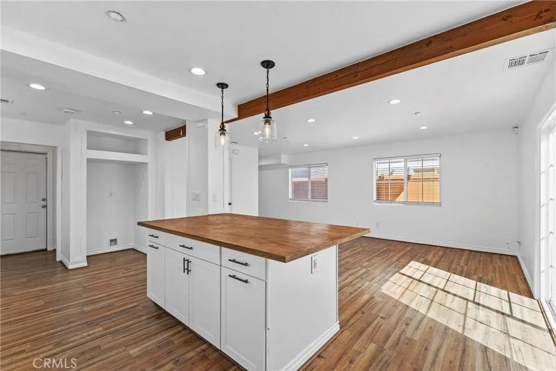 924 S Montebello E