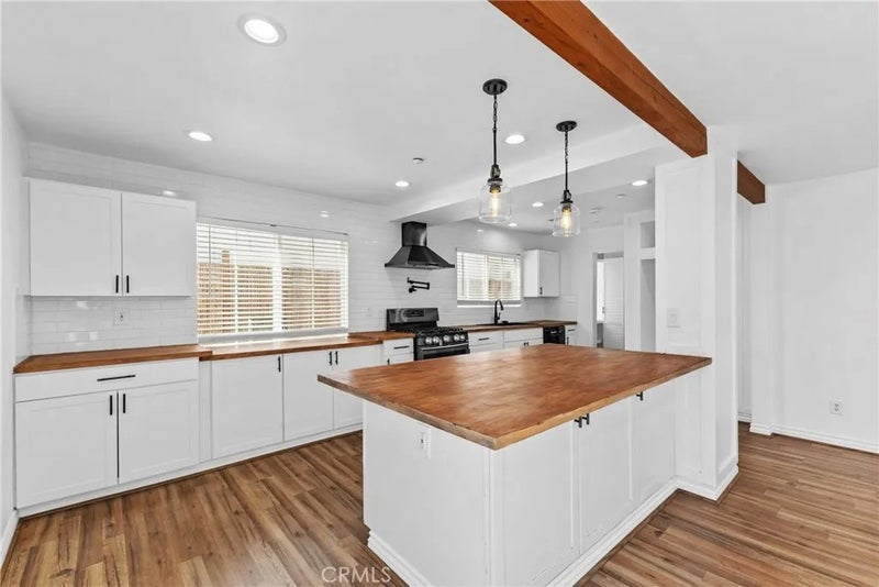 924 S Montebello E
