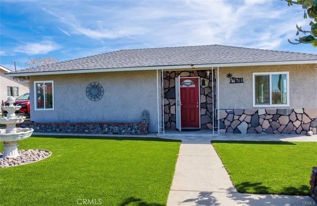 Photo of 6781 Jacaranda Ave, Fontana, CA 92336 (MLS # CV26071574)
