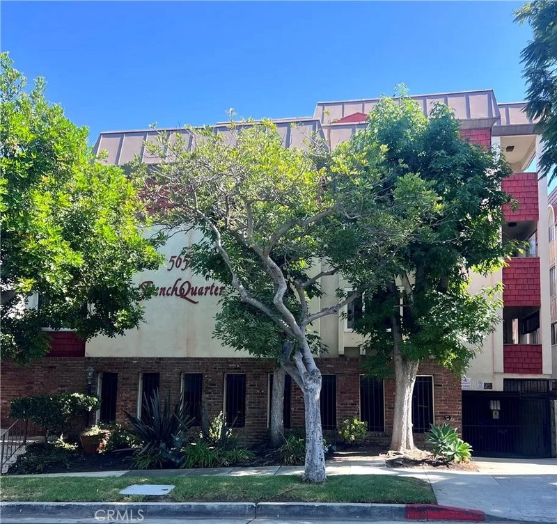 5651 N Sumner 113