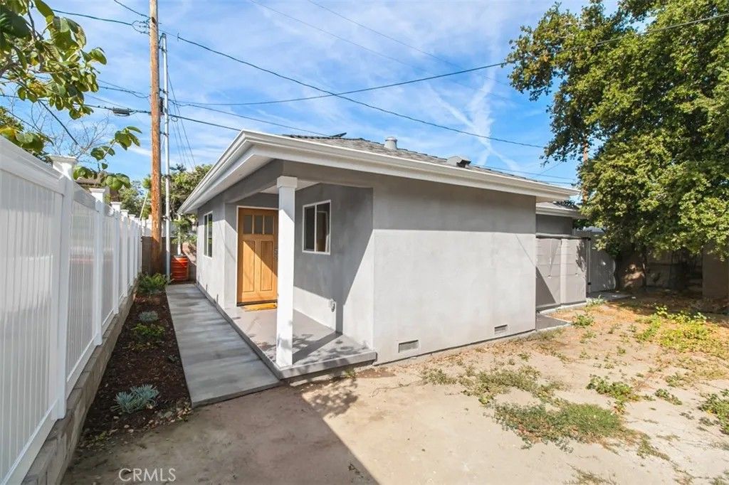 Photo of 319 N Shelton Street, Burbank, CA 91506 (MLS # SR26073471)