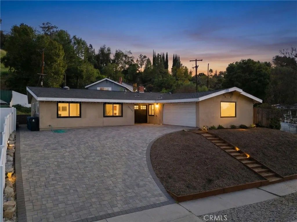 Photo of 20703 Collins, Woodland Hills, CA 91367 (MLS # DW26007915)