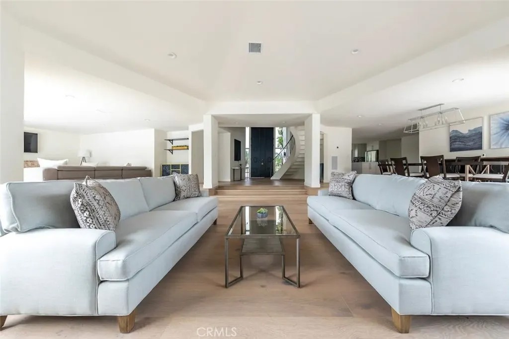 1406 W Janeen