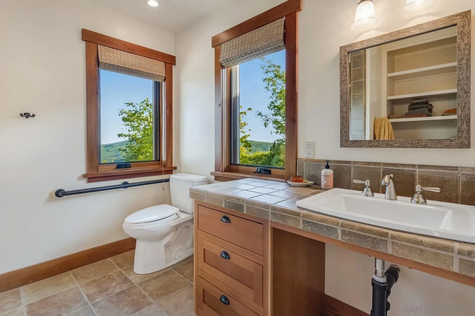 Julian, California 92036, United States, 4 Bedrooms Bedrooms, ,5 BathroomsBathrooms,Residential,Active,253181