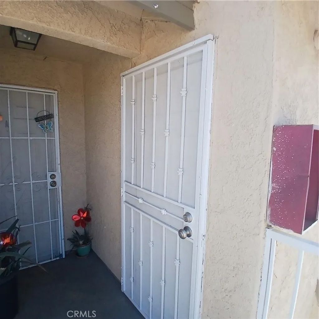 Photo of 509 E Avenue Q-2 #B, Palmdale, CA 93550 (MLS # SR26054759)
