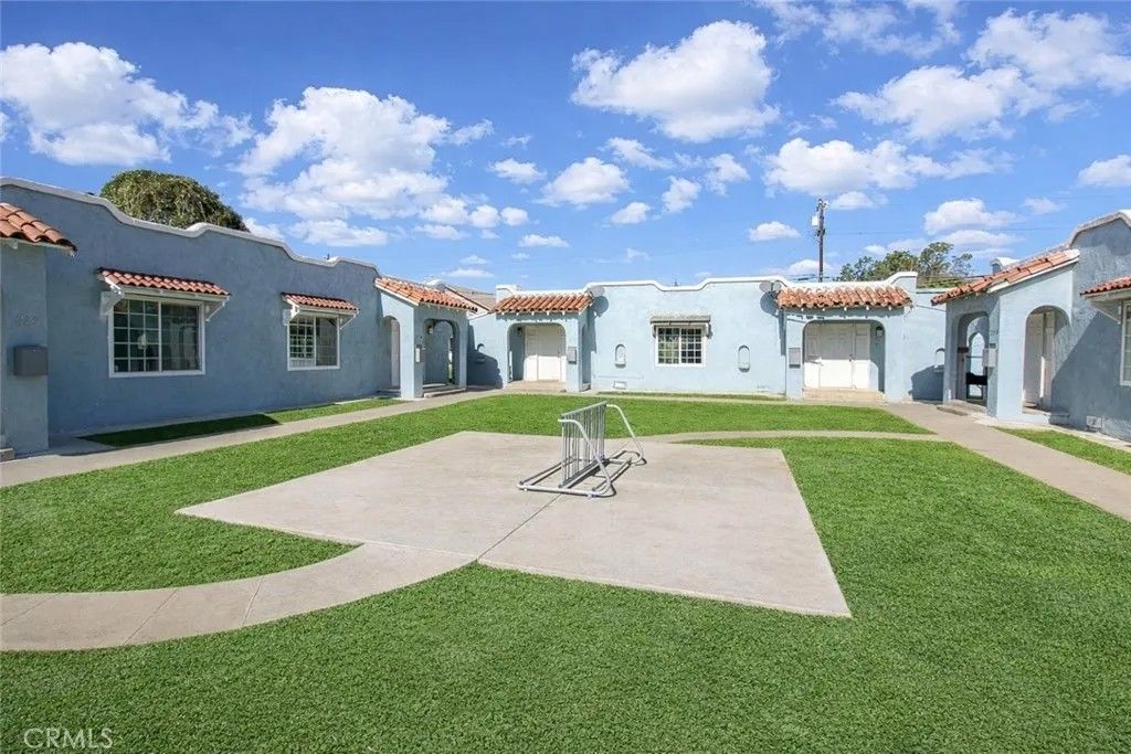 Photo of 223 E Tunnell St, Santa Maria, CA 93454 (MLS # SC26042800)