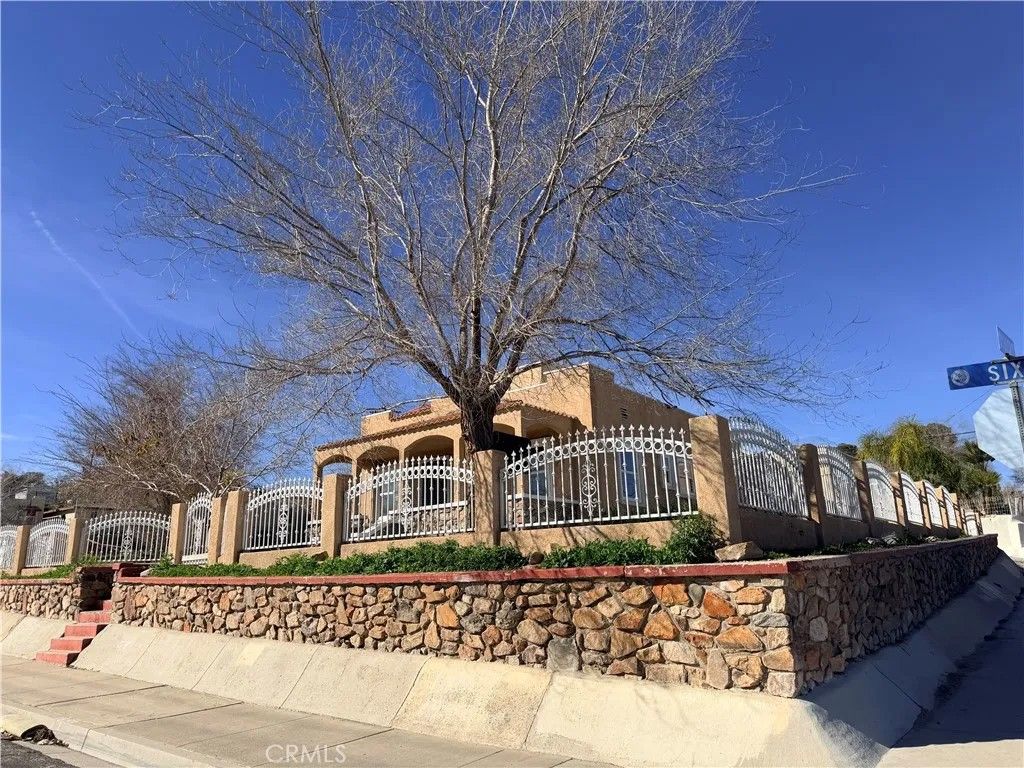 Photo of 15398 6th St, Victorville, CA 92395 (MLS # PW26016605)