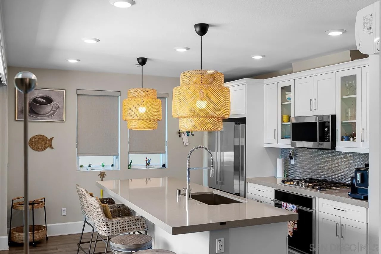 810 Santa Barbara Pl