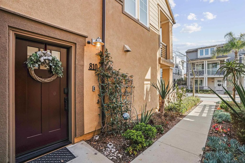 Photo of 810 Santa Barbara Pl, San Diego, CA 92109 (MLS # 260006922)