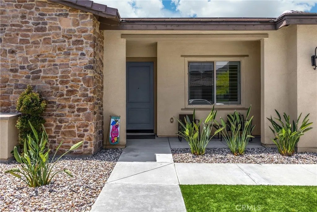 Photo of 11638 Oakton Way, Corona, CA 92883 (MLS # CV26100353)