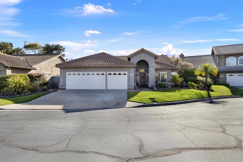 4976 Skyhawk Way