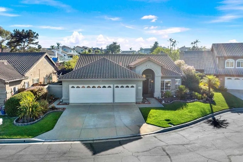4976 Skyhawk Way